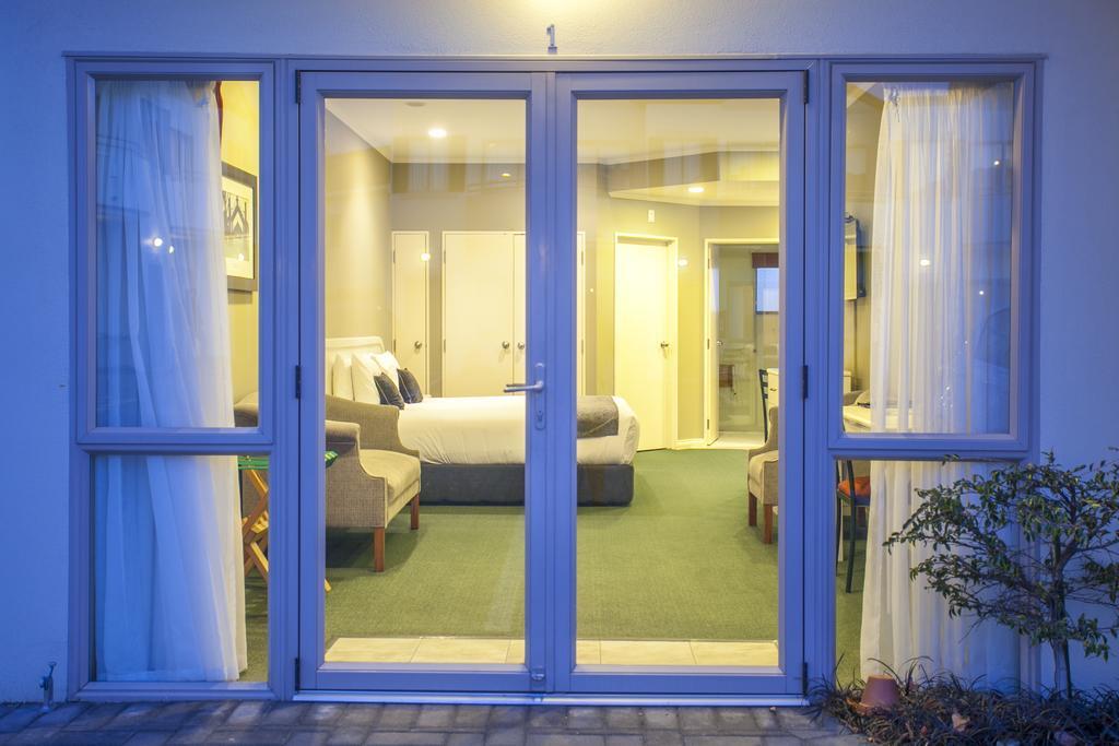 Cornwall Motor Lodge Palmerston North Exterior photo